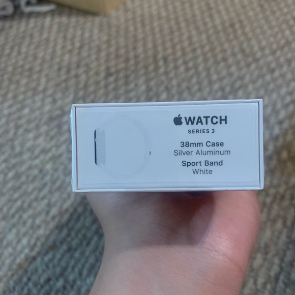 Apple Watch series 3, 38mm band, GPS, white band, and silver aluminum material - Picture 2 of 2